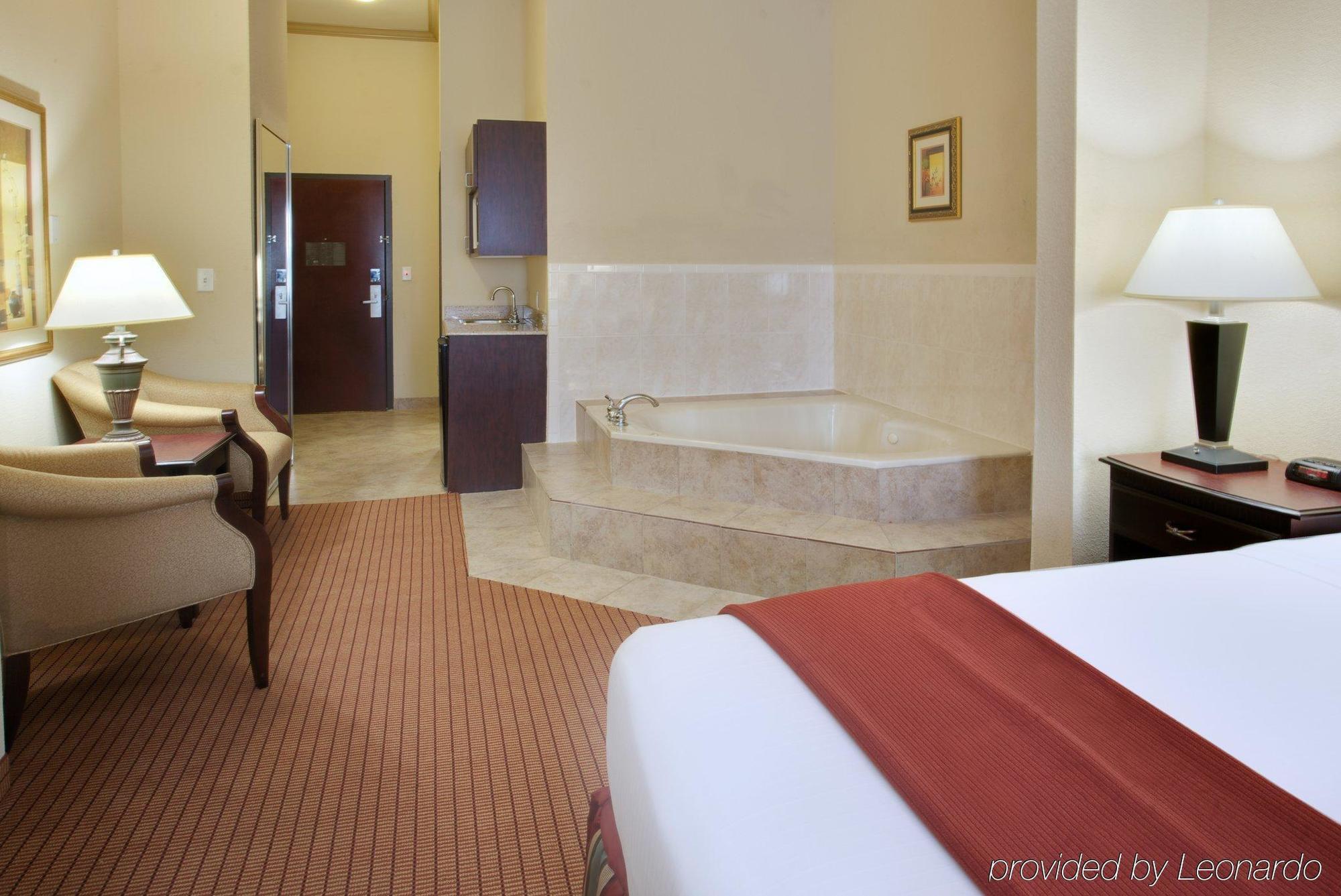 Holiday Inn Express & Suites Wharton By Ihg Pokoj fotografie